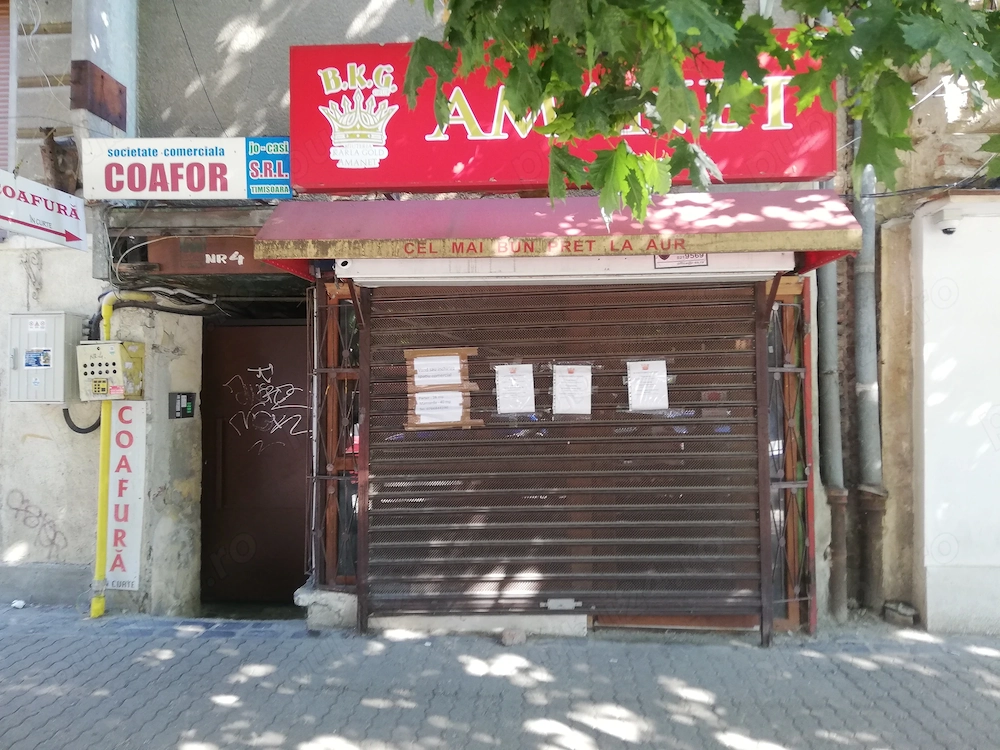 Inchiriez-vand spatiu comercia format din parter 28 mp si mansarda 40 mp