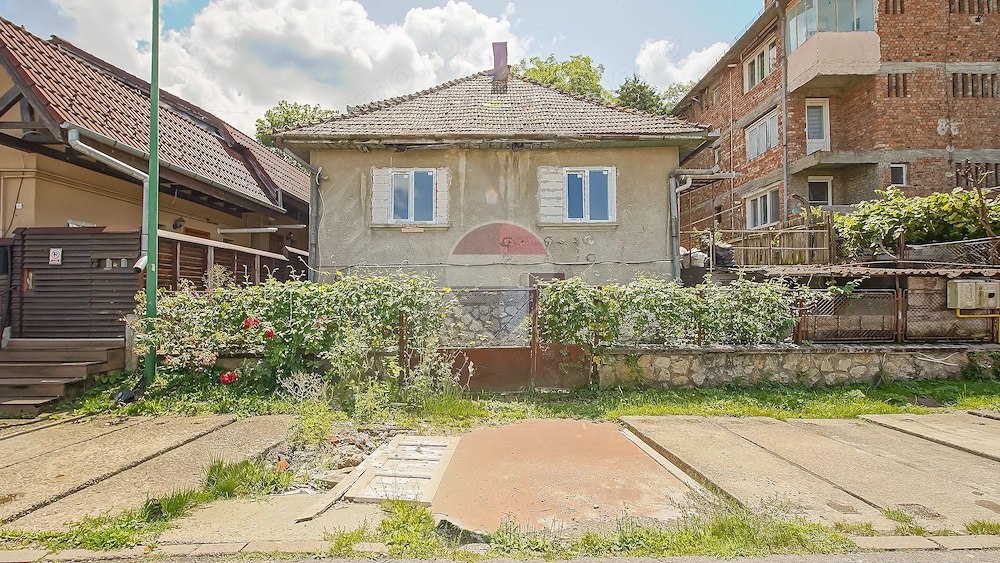 Casă cu potențial în Centrul Civic Brașov | 4 camere