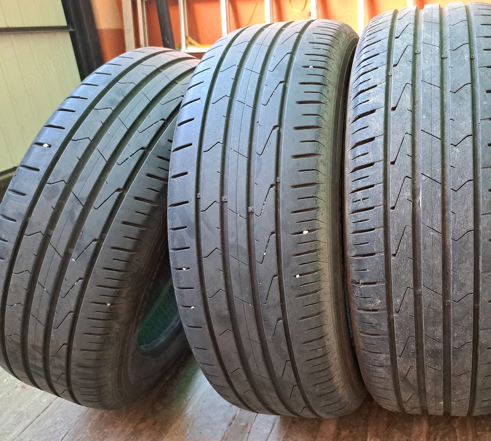 Vând anvelope vară 215/60/R17