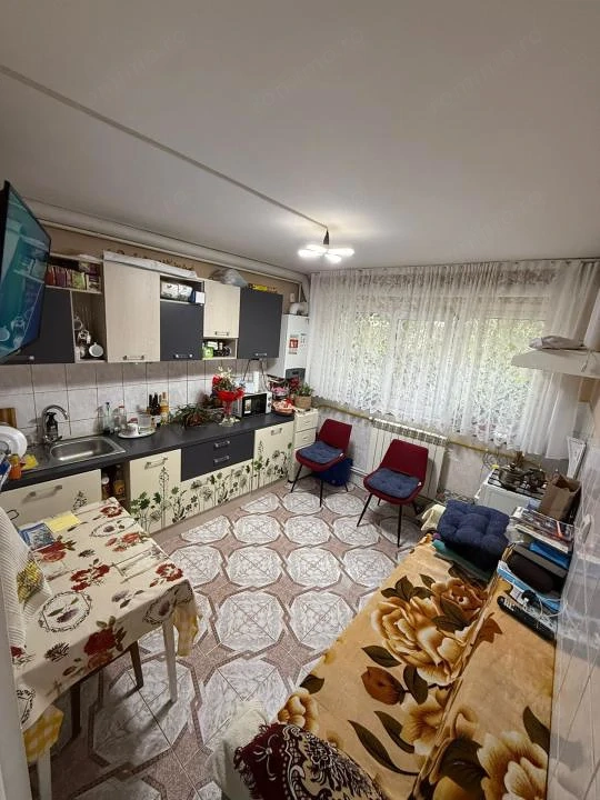 Apartament cu o camera 45 mp, renovat, centrală proprie – Viaduct