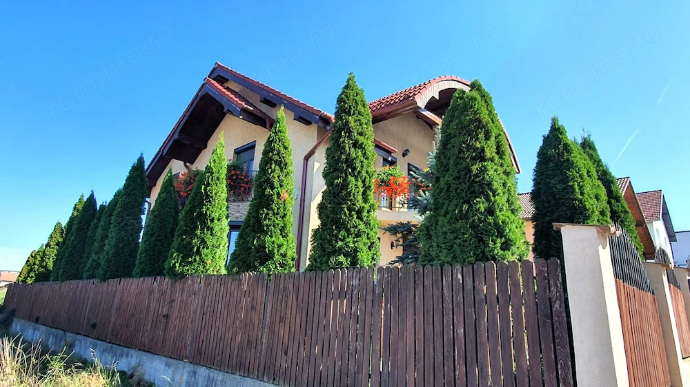 Casa 200mp cu teren 407mp Sura Mare