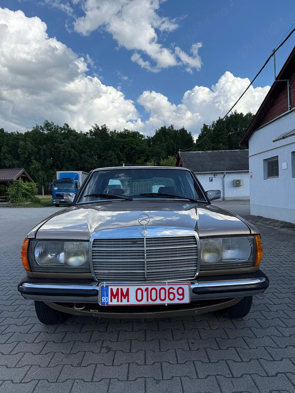 Vand Mercedes W123 300D ,istoric ,AC 