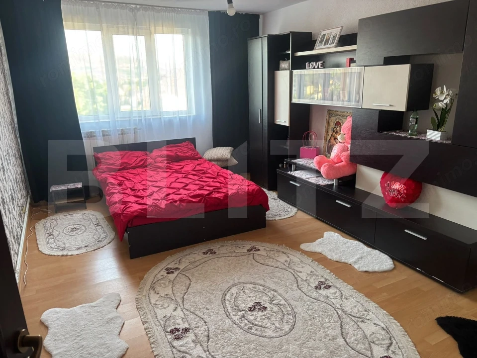 Apartament 3 camere de vanzare