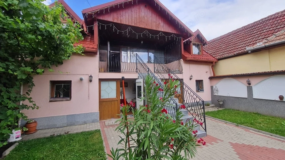 Casa 5 camere teren 450mp zona Trei Stejari