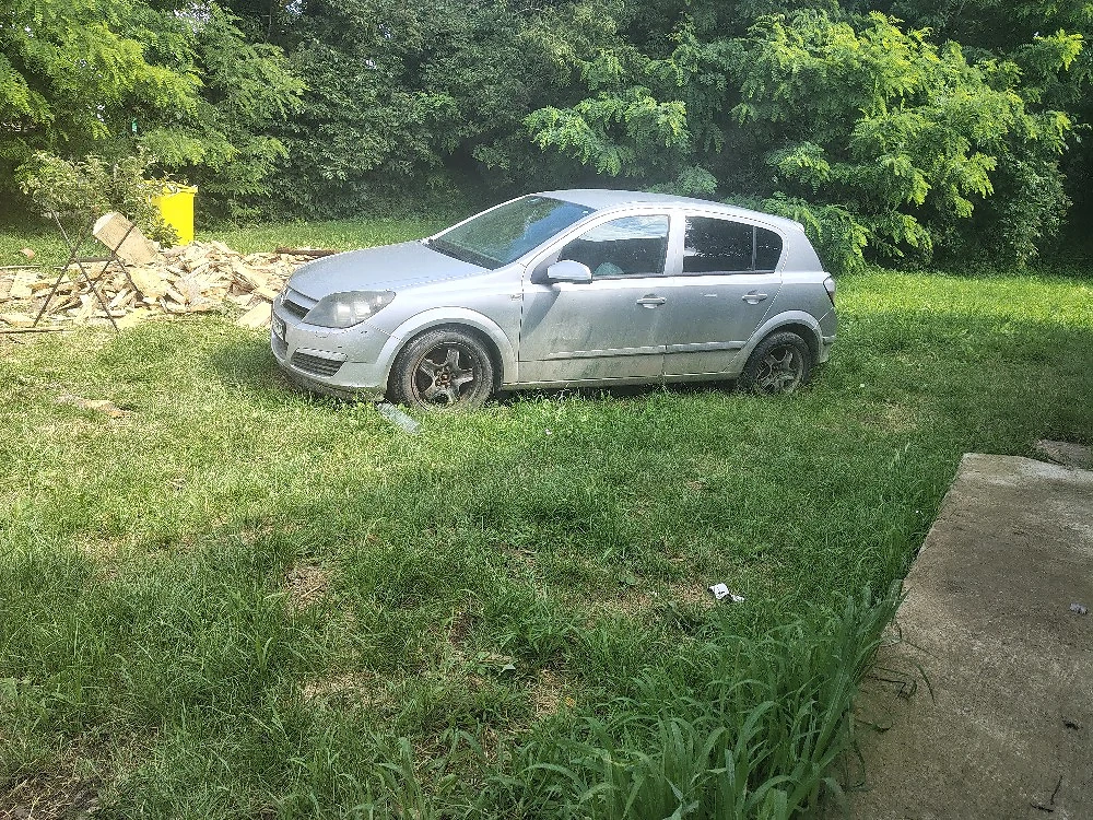 vand pt dezmembrari opel astra h