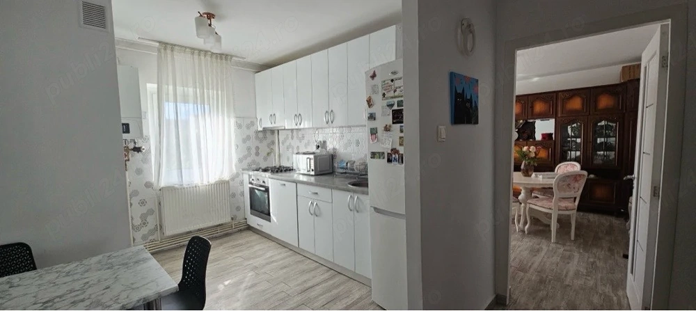 Apartament 4 camere si 2 bai 