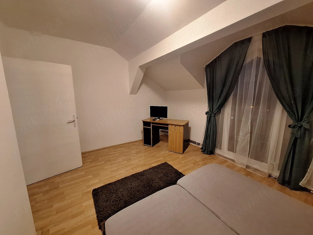 Apartament cu 1 camera decomandat,zona Mall