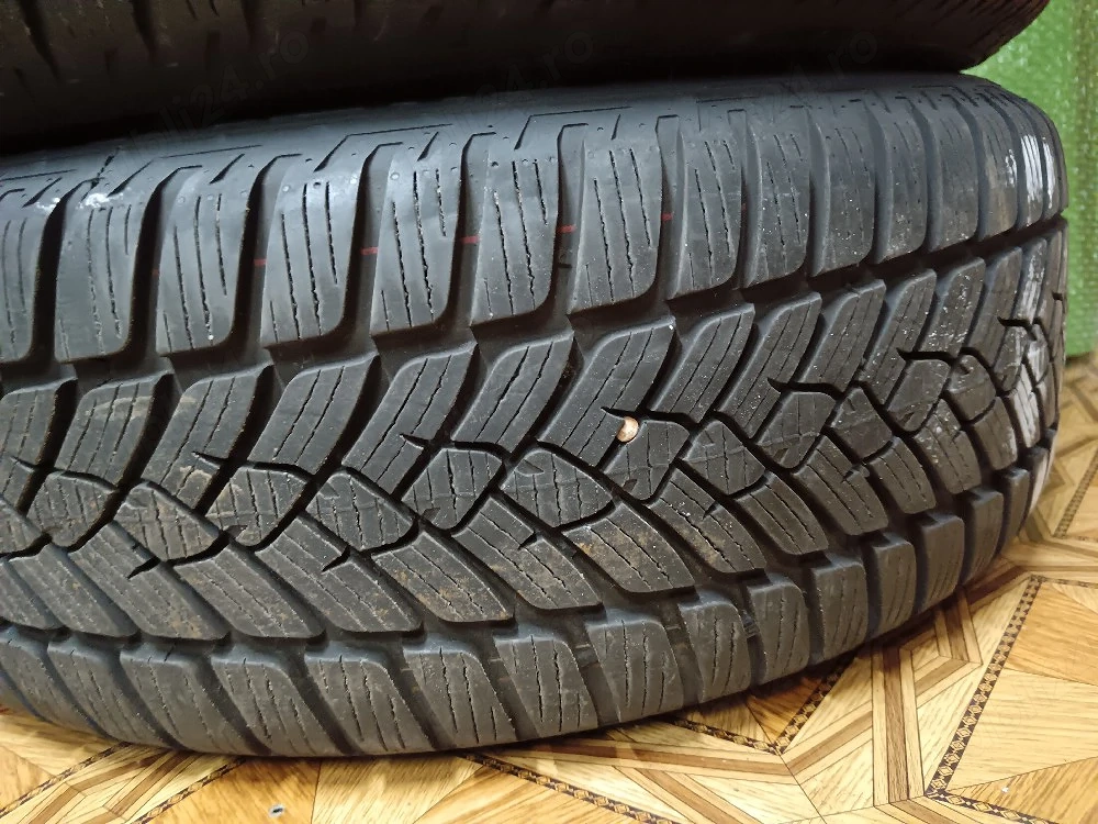 Set 4 anvelope iarna 215/55/17 vredestein/fulda dot 2023/2024