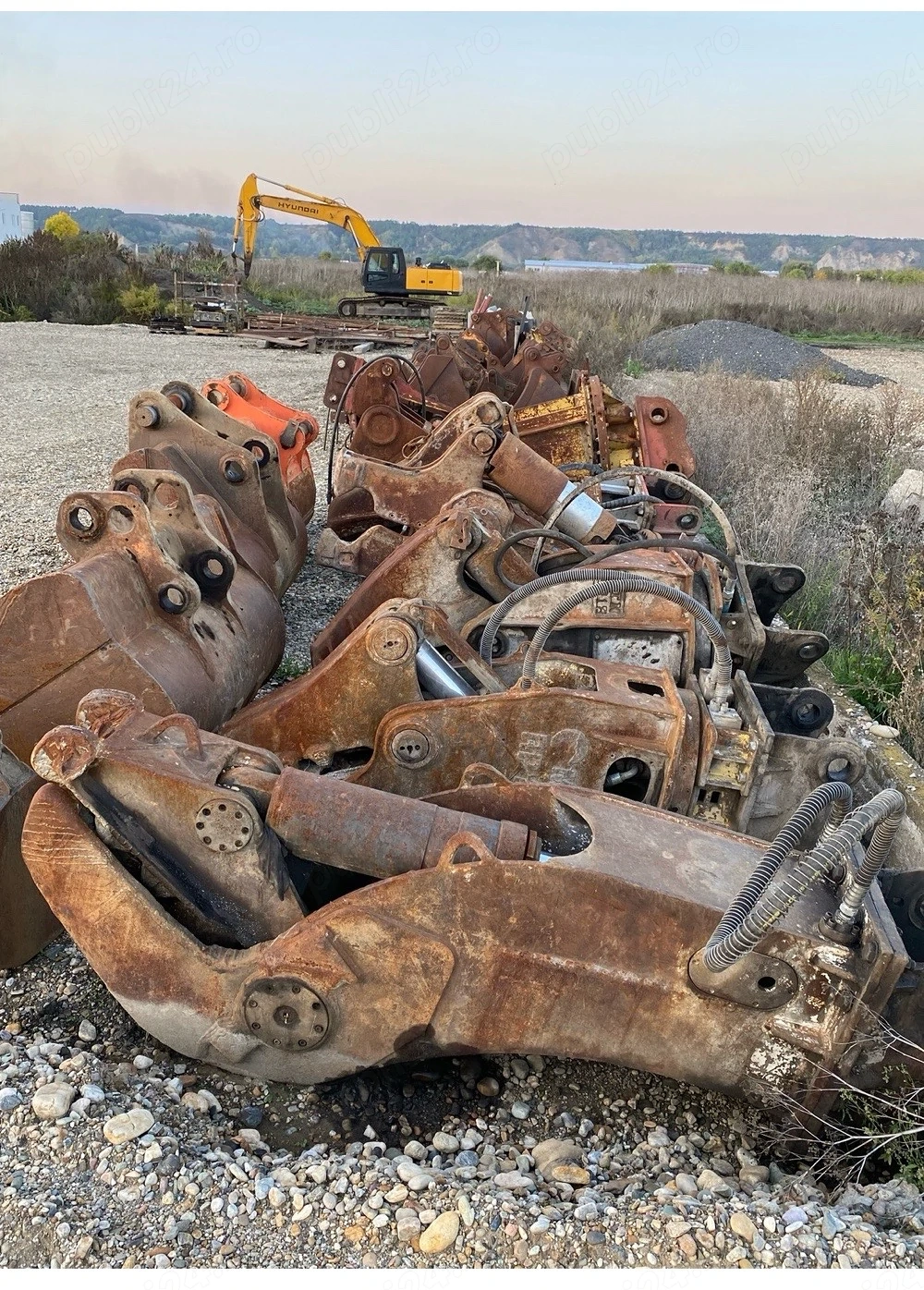 Accesorii excavator,picoane -cupe-foarfeci-pulverizatoare 