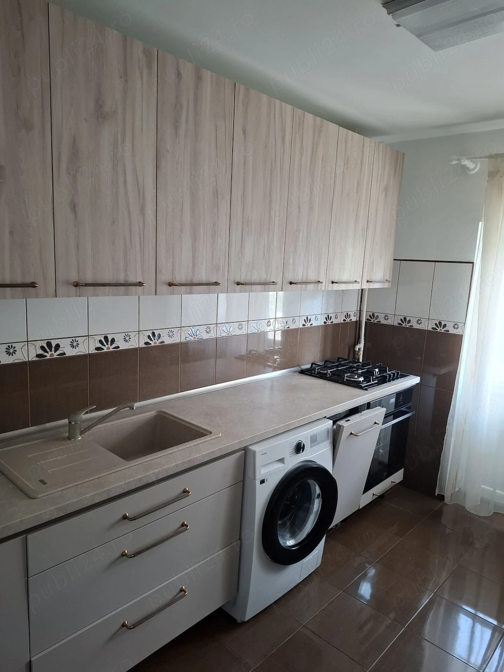 Proprietar - vând apartament 3 camere, suprafață utila 88 mp, str. Marasesti, semimobilat