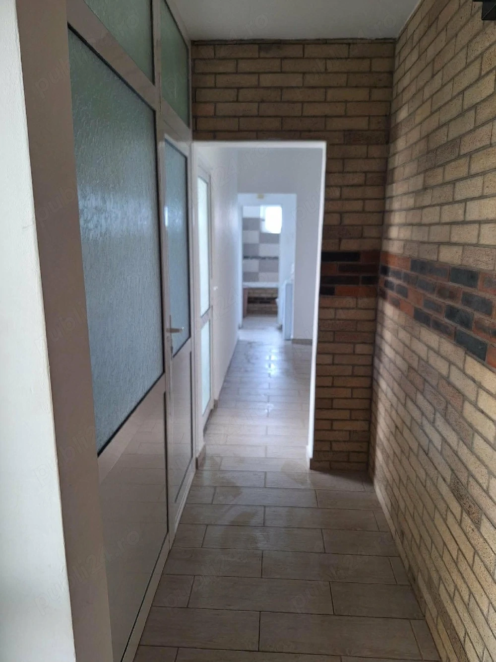 Inchiriez apartament