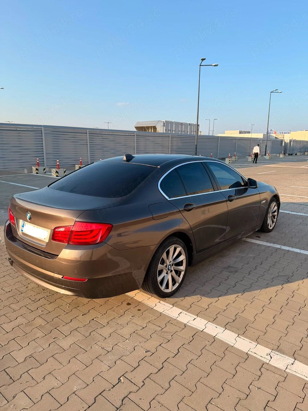 Vând BMW Seria 5 F10 (520d)   An 2012   Interior Confort Bej, Head-Up Display, Trapă Preț: 8.500   