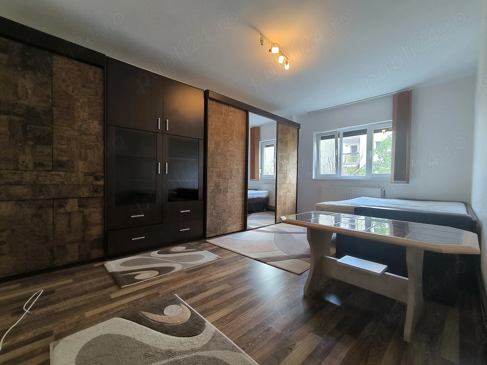 Apartament cu 2 camere, complet decomandat, în zona Confecții etaj 2 cu centrala