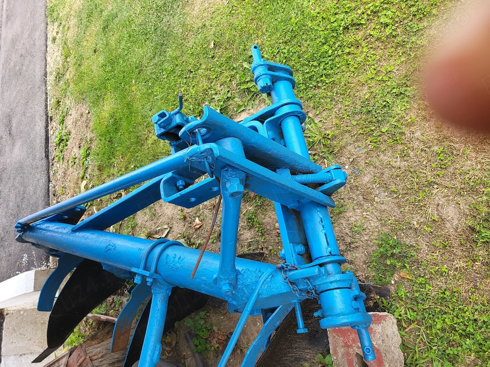 Plug agricol 3 brazdare