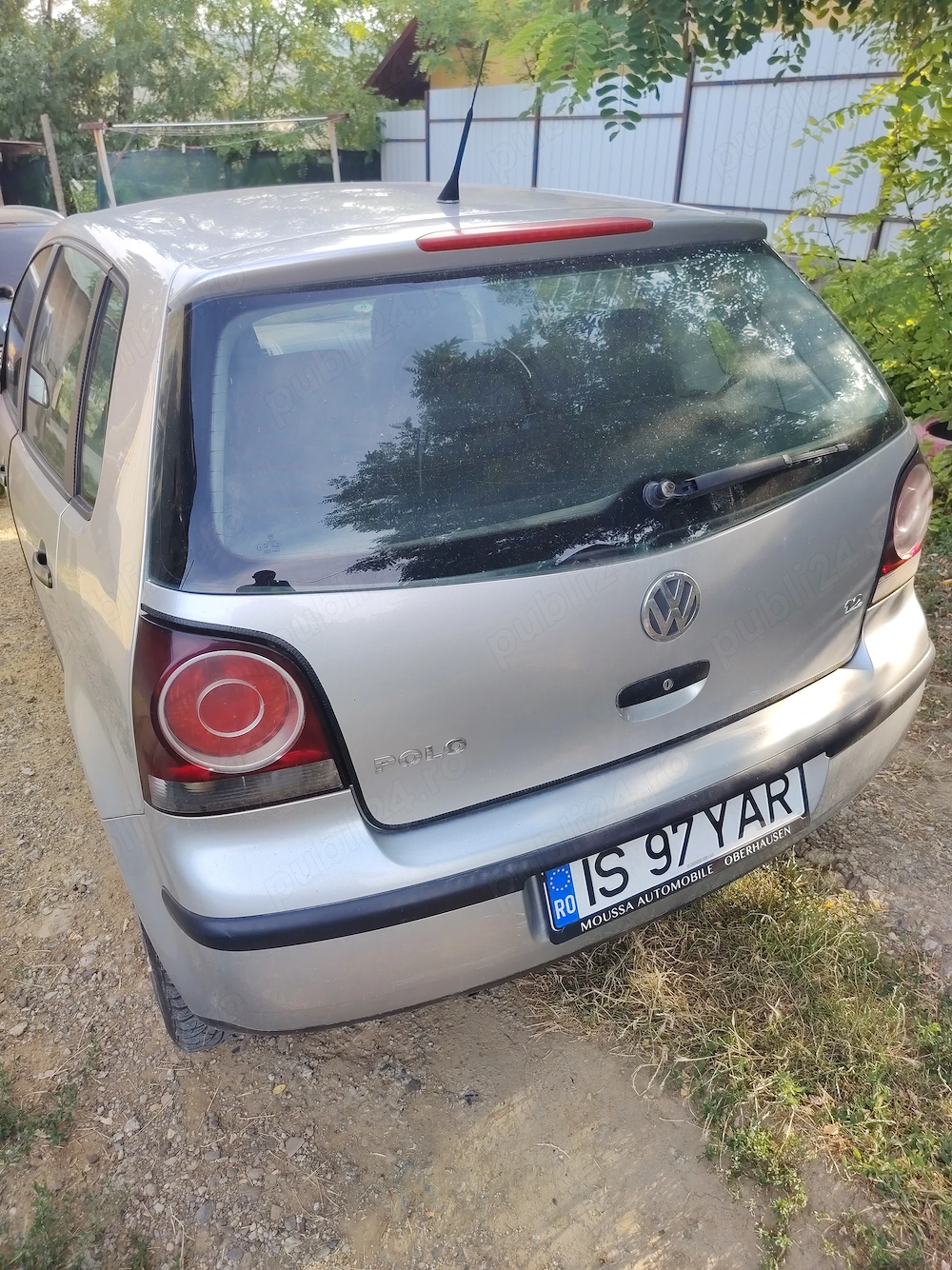 Vind polo întreținut motor 1.2 benzina an 2007
