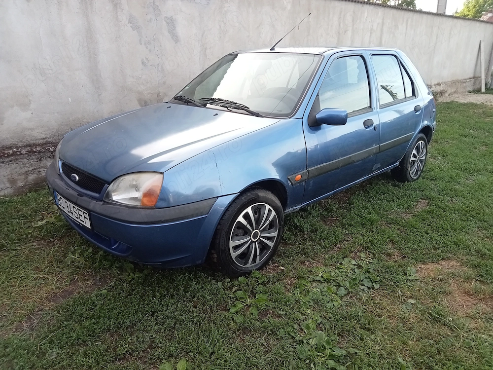 Vând auto marca Ford fiesta din anul 2001 1300 benzina 