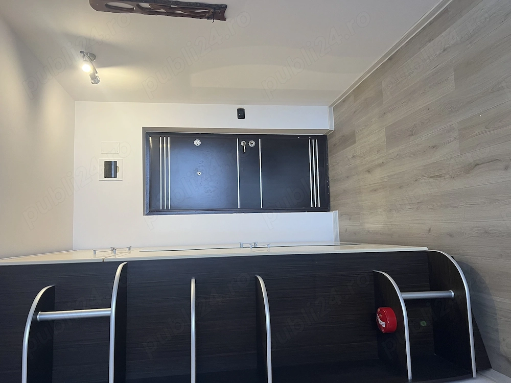 Inchiriez 3 camere,100 mp,Penthouse, et.4-5, Ared R1 UTA