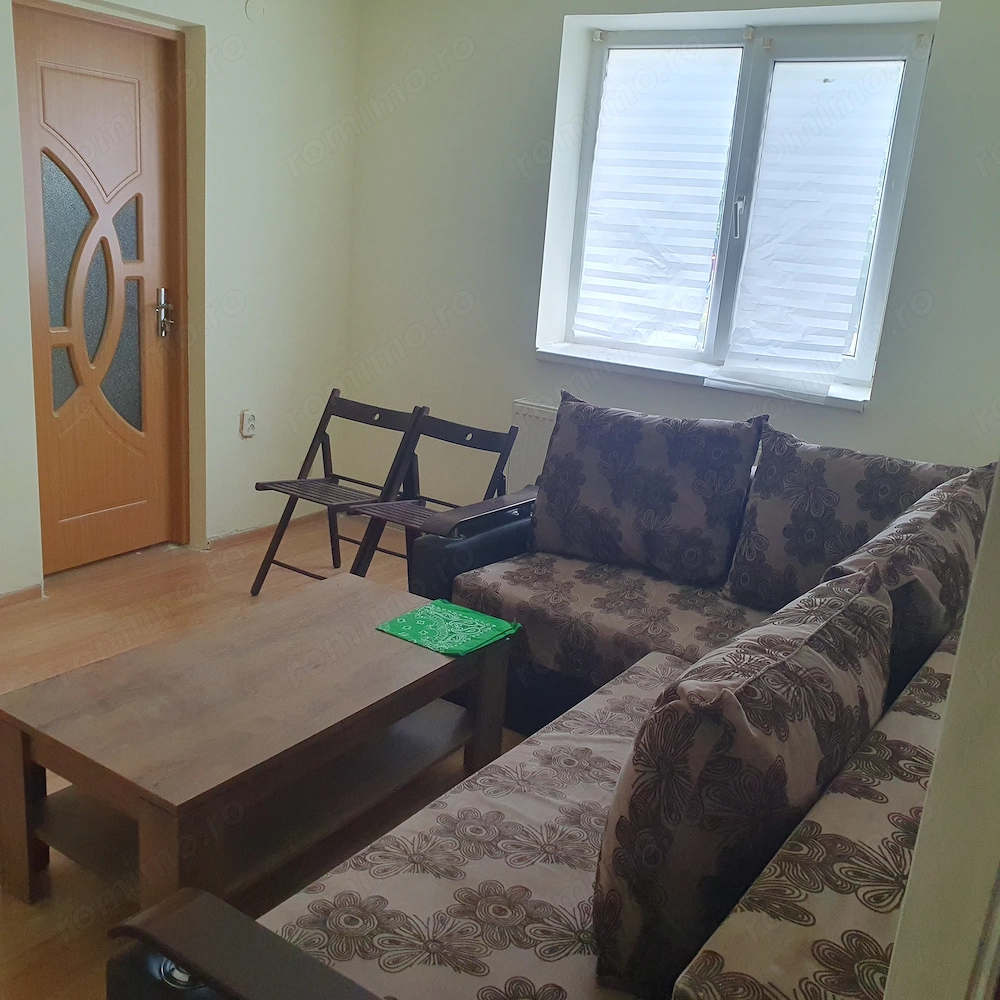 Apartament cu 3 camere de vânzare 