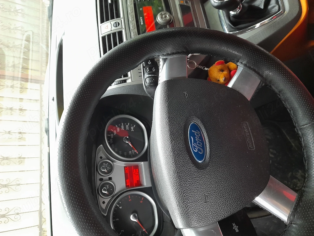Vând Ford Kuga 2009 