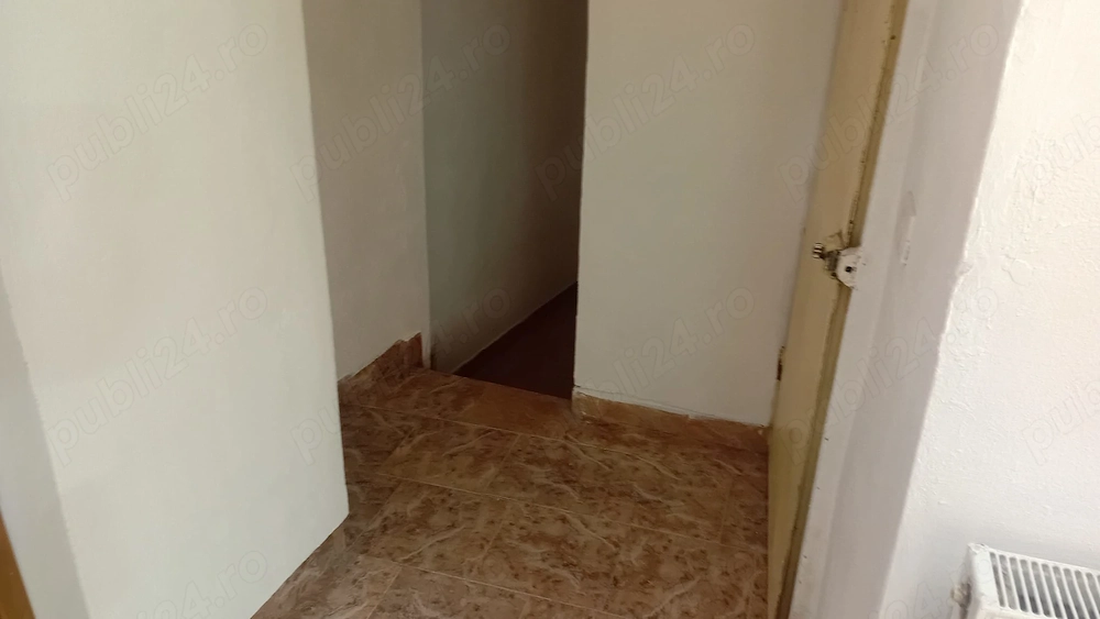 inch spatiu  demisol central (p-ta mare)