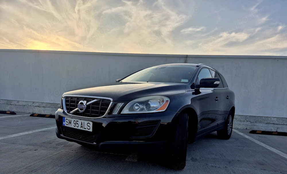 Vand volvo xc60 d5 215 cai summum