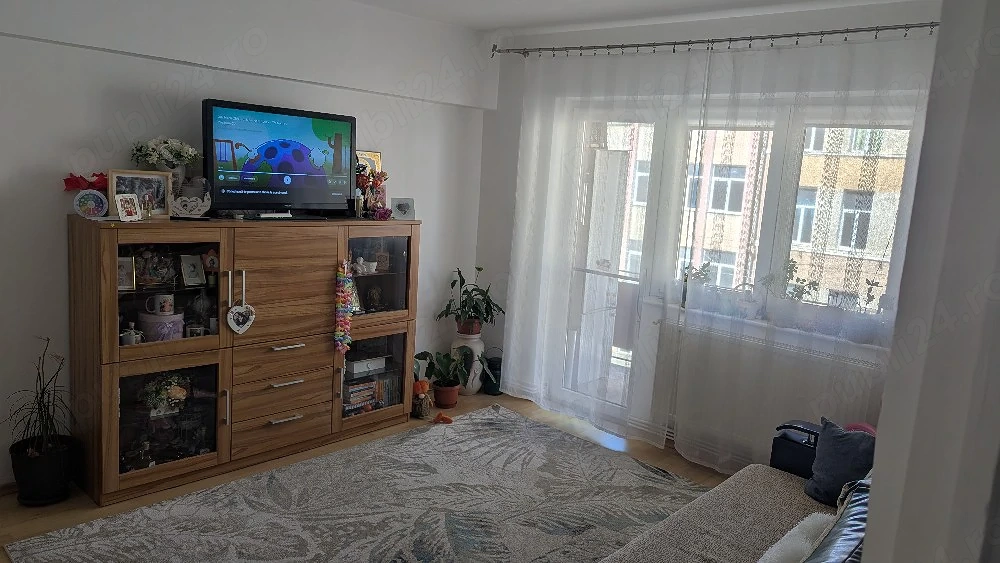Vând apartament 3 camere in SEBES (65 MP)