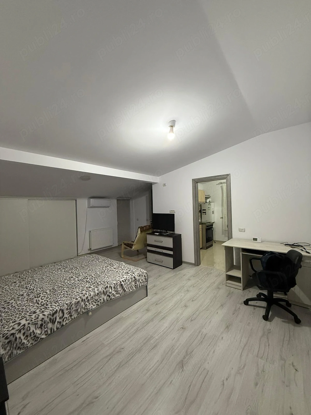 Închiriez garsonieră 43 mp Dobroesti+loc de parcare 