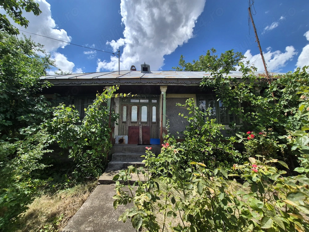 Casa cu teren intravilan - 6.048 mp , Vârlezi, jud. Galați