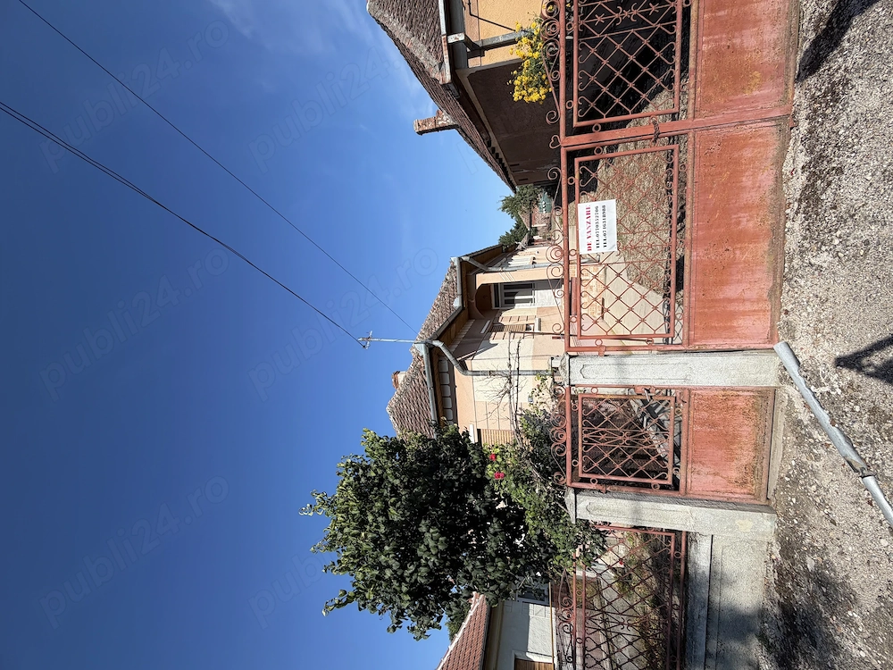 Casă de vânzare