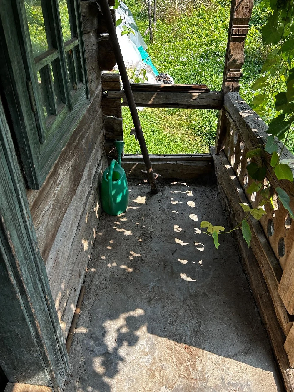 casă veche de stejar pentru relocare.
