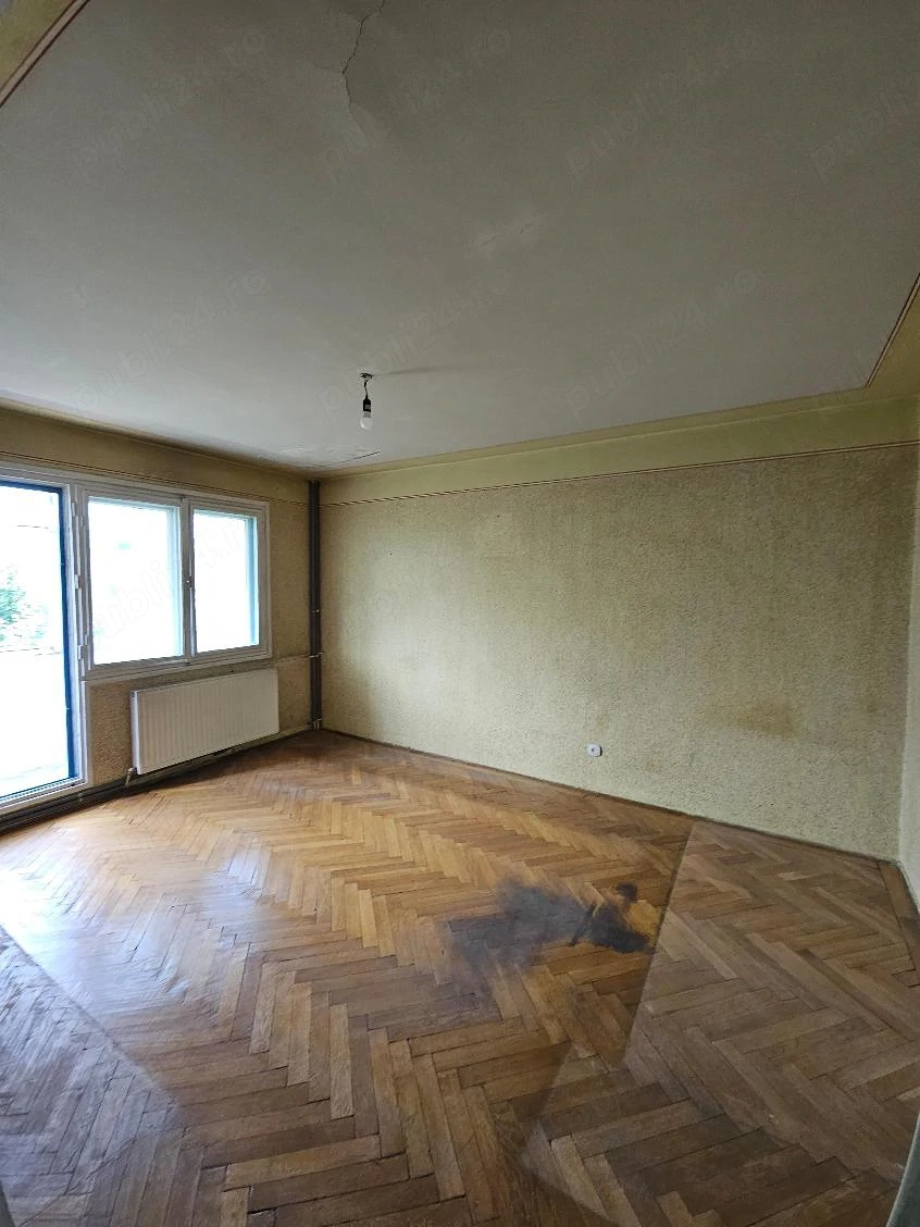 Proprietar   De vânzare apartament cu 2 camere decomandate, str. Uranus, Astra, Brașov