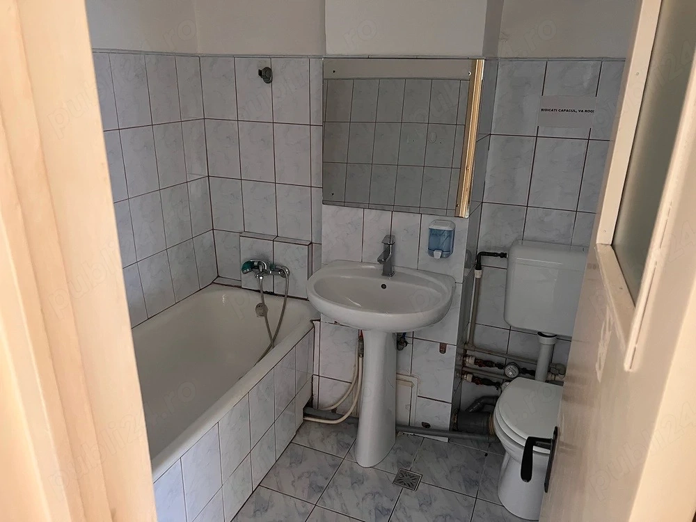 Vanzare Apartament decomandat 2 camere, bloc 1980, 1 min metrou Obor