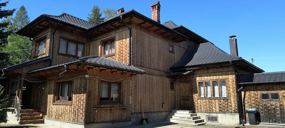 Casa de locuit Campulung Moldovenesc 242mp cu teren 1756mp