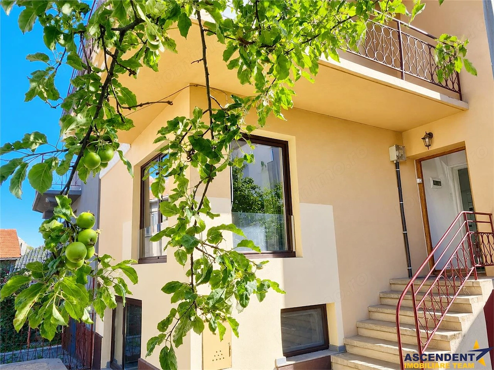 Casa cu 2 locuri de parcare in curte proprie, Stil vintage, Zona STAR  - Central Brasov