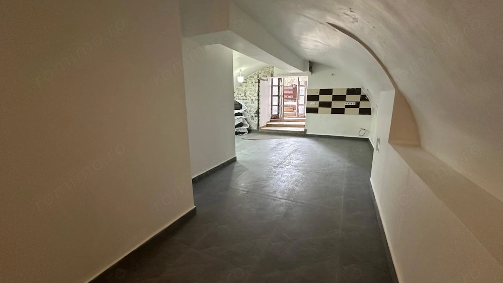 Spatiu comercial zona centrala 55mp+curte 30mp
