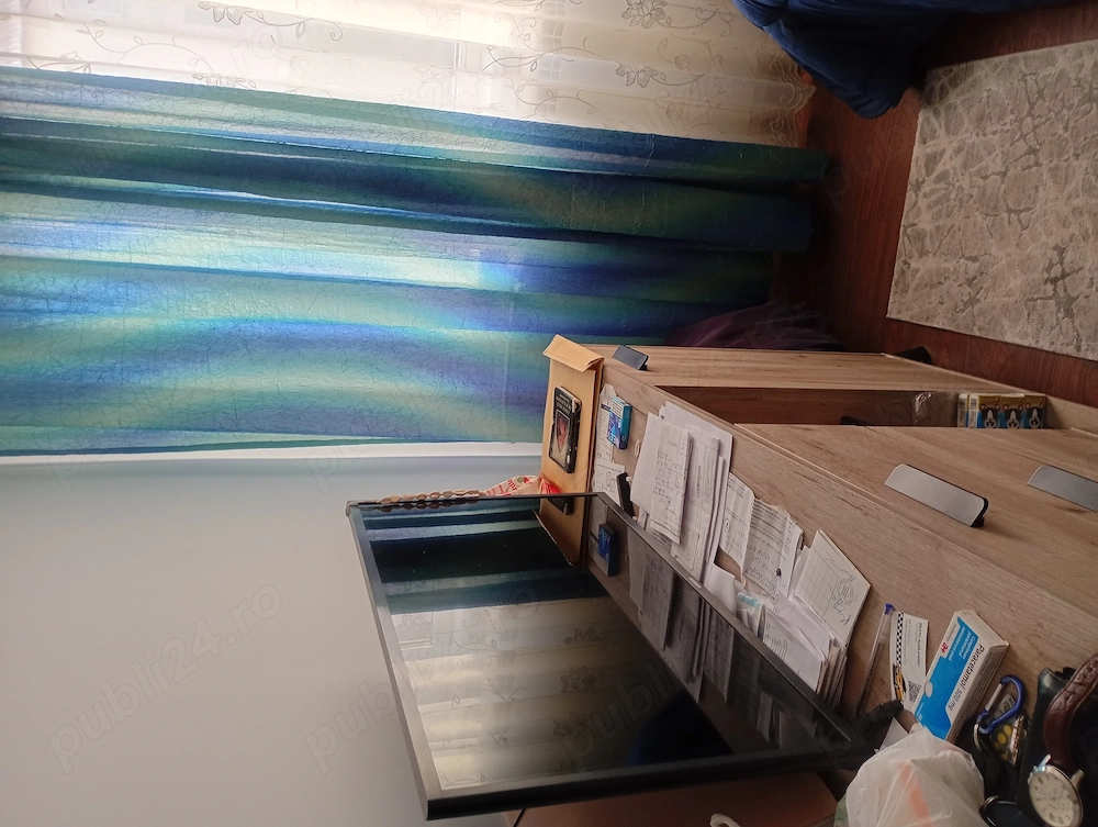 Închiriez apartament 