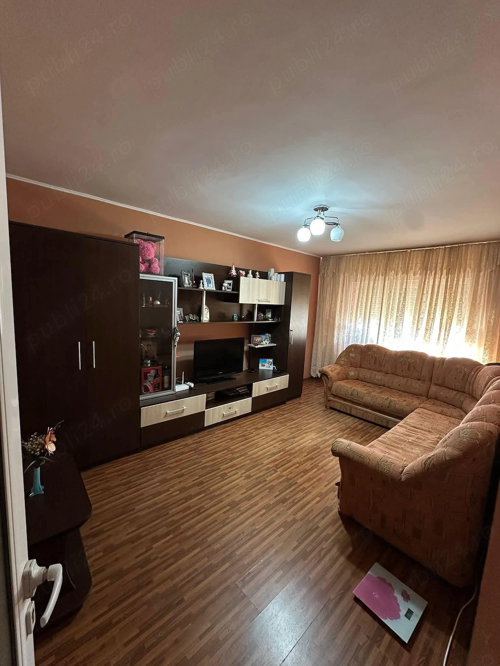 Ofer spre vânzare apartament două camere Mioveni, eliberare imediată.
