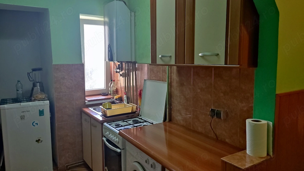 Caut coleg de apartament