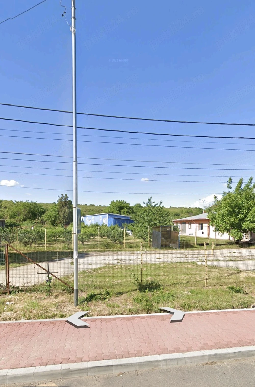 Teren + Casă de vânzare 
