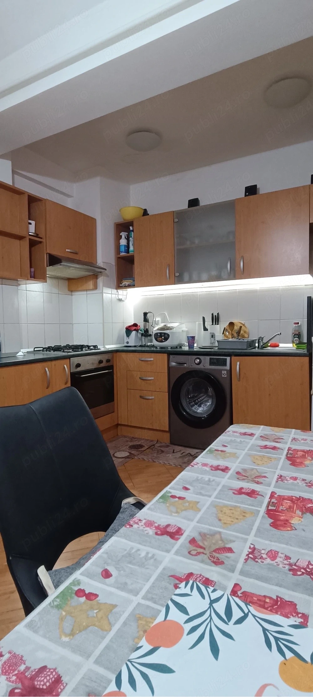 Vand apartament 4 camere 