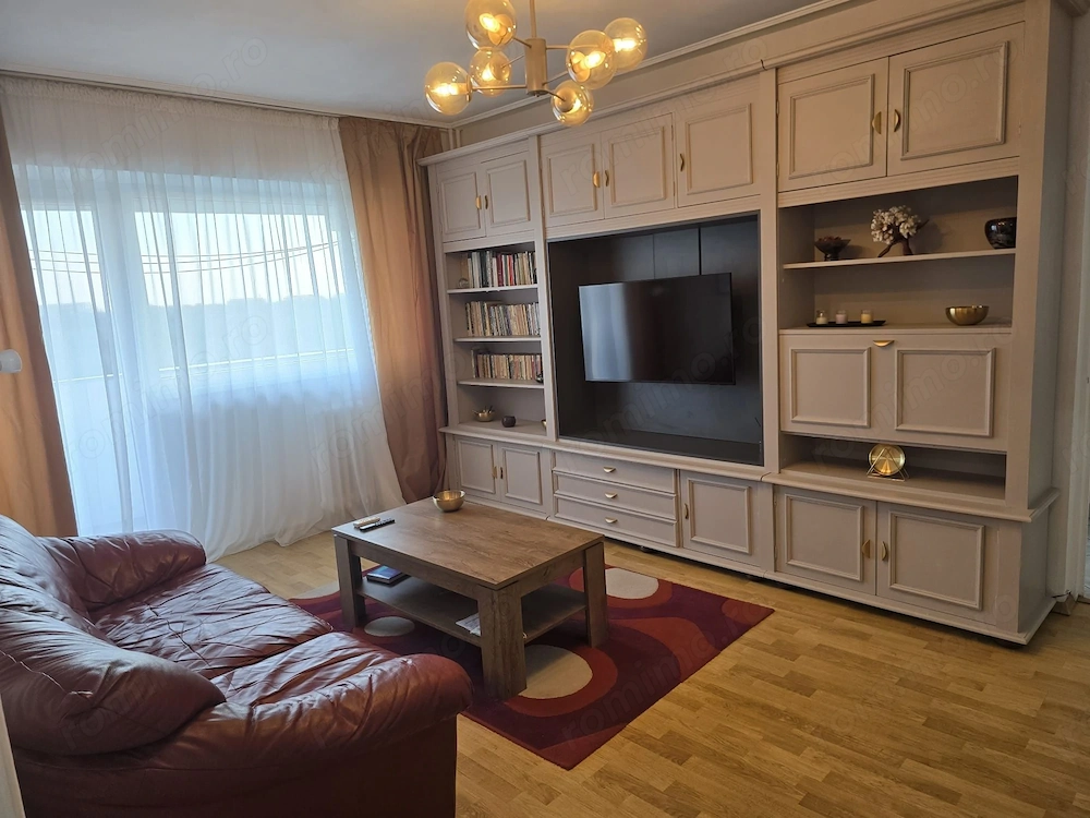 De Închiriat: Apartament 3 Camere Modern –Parcul Tineretului