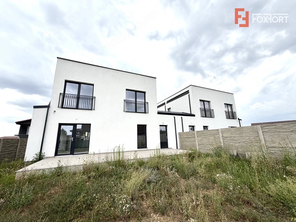 Duplex cu 5 camere, despartit prin camera tehnica, teren de 365 mp - Sanandrei