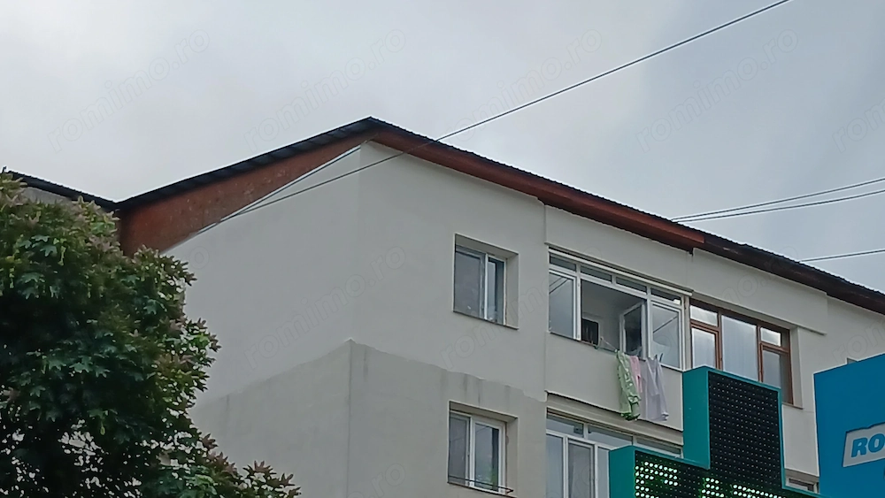 VAND apartament 2 camere sau schimb cu casa locuibila 