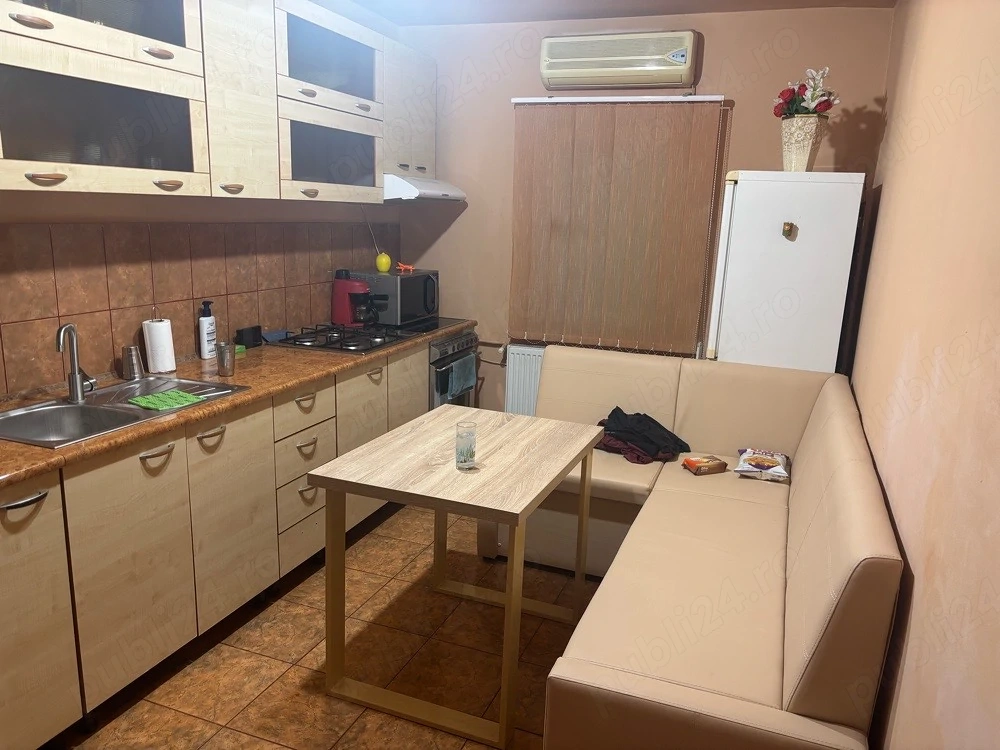 vand apartament cu doua camere in Lipovei