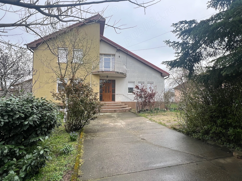 Vila moderna ,locatie excelenta ,10 km de Arad acces din DN7,zona turistica , Muresul la 600 m.