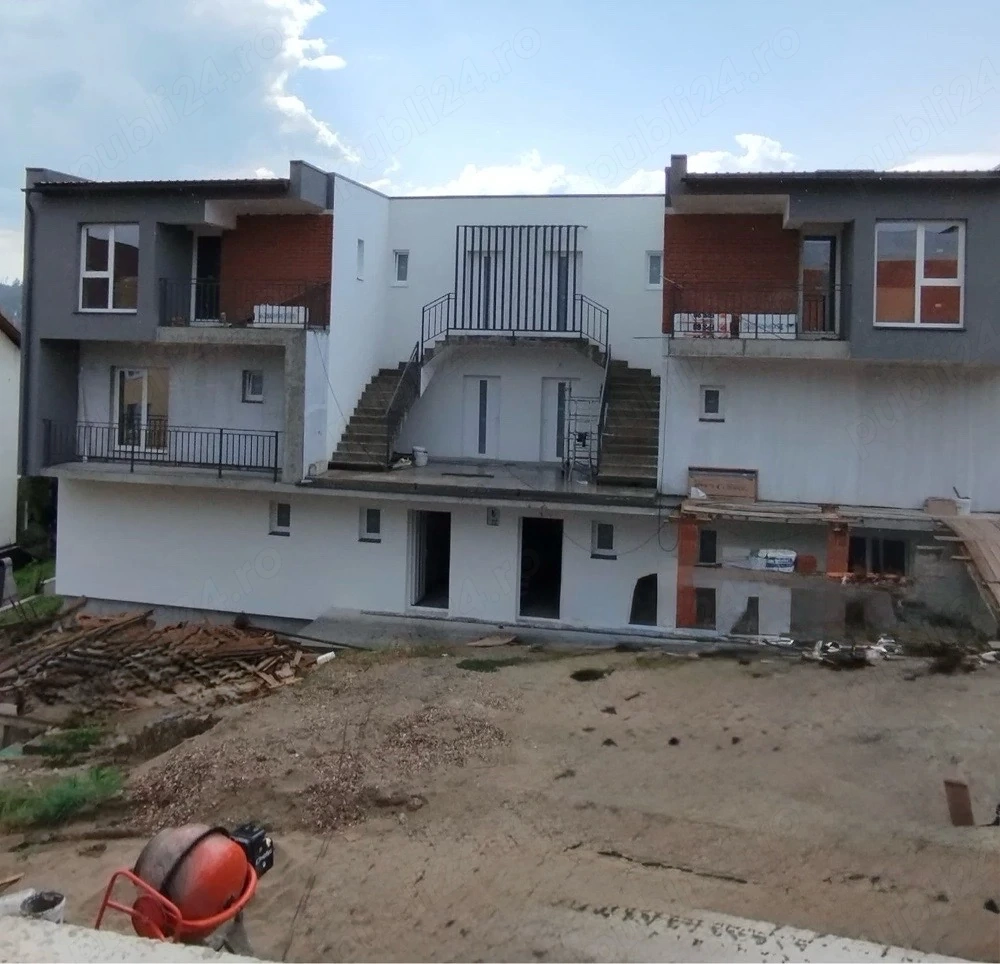 Apartament ultracentral 3 camere + living constructie noua