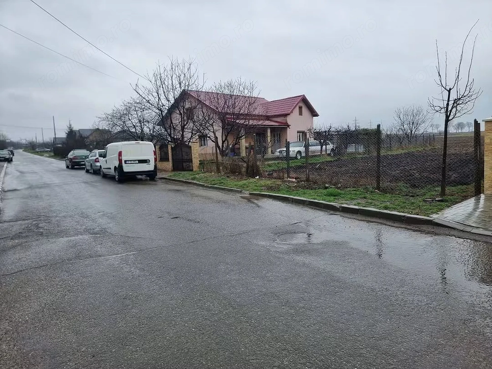 Teren intravilan de vânzare   Huși