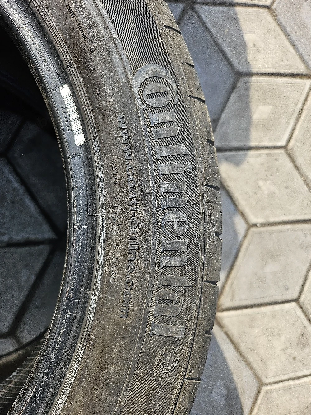 vand 2 anvelope continetal
