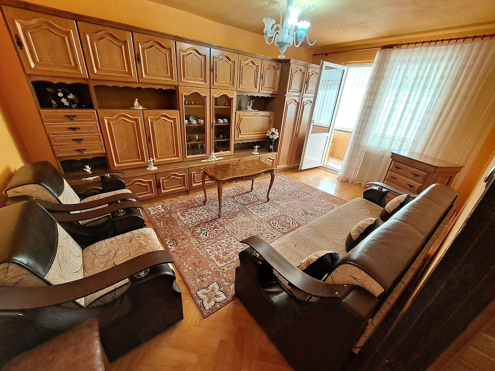 Inchiriez apartament 2 camere  Tg. Mures, Unirii