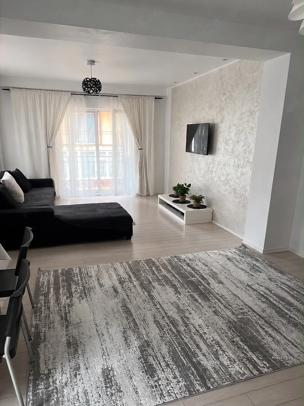Inchiriez apartament cu doua camere
